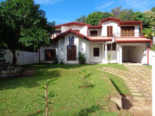 Luxury House For Sale in Kandy
